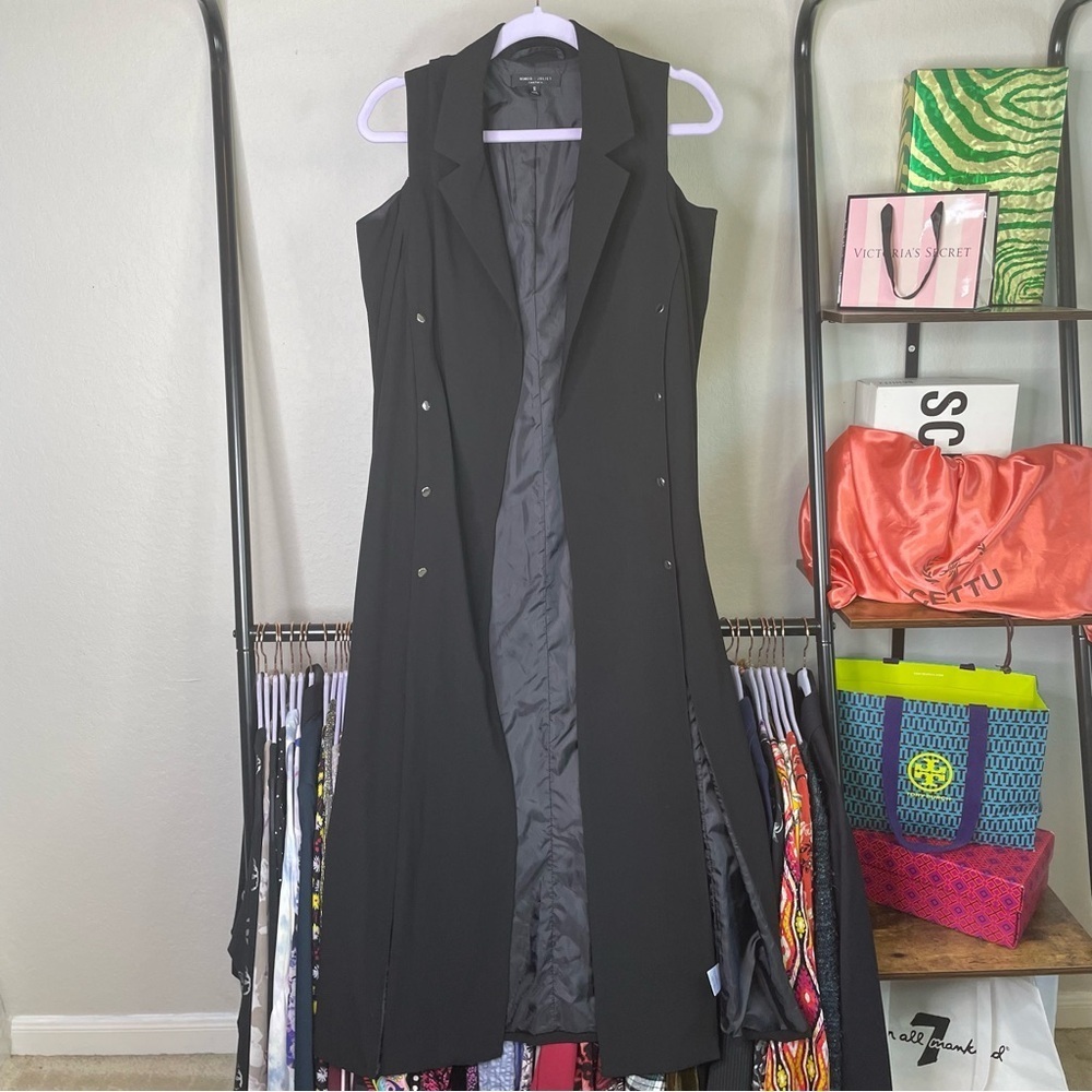 Romeo & Juliet Couture Black Sleeveless Trench Vest
